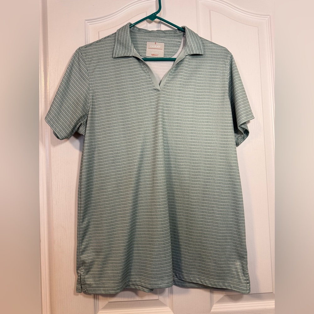 OOBE Women’s Hydrovent Short Sleeve Top in Light Green Large